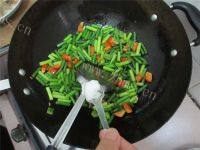 美味的蒜苔炒五花肉做法图解9)