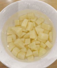 香飘十里的土豆炖肉做法图解2)