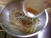 自制黄豆芽炒粉条做法图解8)