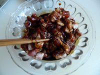 香软的川味炸酥肉做法图解3)