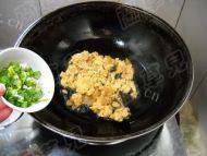辣白菜蛋炒饭做法图解8)