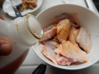 美味的香烤鸡翅做法图解4)