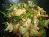 「DIY美食」花菜炒肉做法图解7)