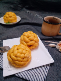 美味的南瓜绣球豆沙包做法图解15)