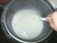 美味早餐肉末粥做法图解4)