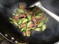 家常菜香肠炒黄瓜