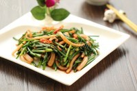 美味的酱爆鱿鱼韭菜花做法图解9)