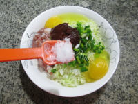 香喷喷辣味包心菜肉末煎饼做法图解6)