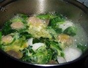 美味的菠菜鱼丸蛋花汤