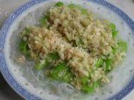 家常菜蒜蓉粉丝蒸丝瓜做法图解10)