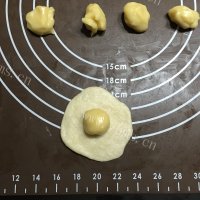 自制枣泥菊花酥做法图解13)