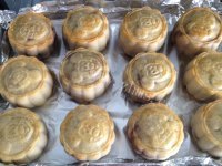 自制红豆沙月饼做法图解10)