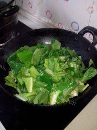 家常菜小白菜炖粉条做法图解6)