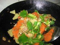 美味的青椒炒土豆片