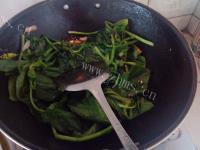 家常菜蒜香菠菜做法图解5)