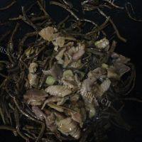 茶树菇炒肉做法图解7)