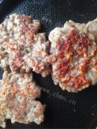 色香味俱全的牛肉汉堡包做法图解6)
