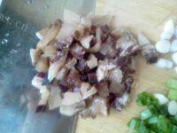 家常菜蒜苔炒腊肉做法图解2)