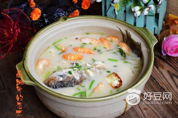 鱼虾豆腐煲