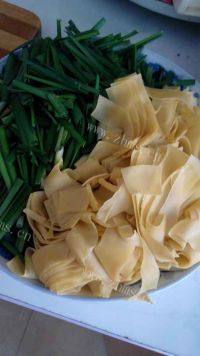 家常菜干豆腐炒韭菜做法图解1)