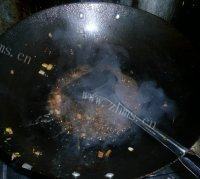 「念念不忘」豆角炒肉做法图解10)