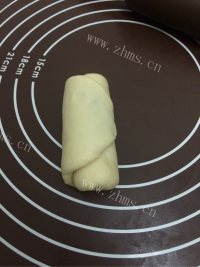 热腾腾的紫薯面包卷做法图解8)