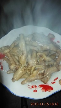美味的香辣鸡爪做法图解4)