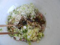 简易的香菇猪肉水饺做法图解7)