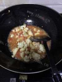 下饭西红柿烩花菜做法图解5)