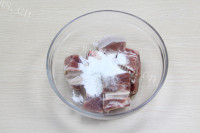喷香的羊肉汤做法图解2)