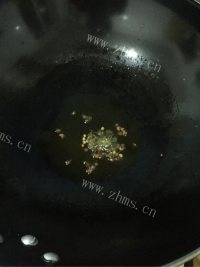 色泽不错的香辣花甲做法图解4)