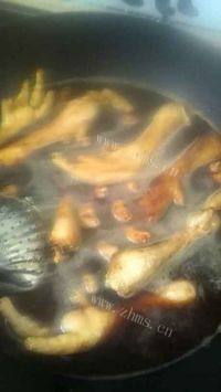 色味极佳的香卤凤爪做法图解5)