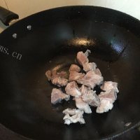 营养西兰花排骨汤做法图解7)