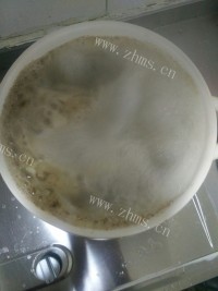 营养的砂锅炖排骨汤做法图解4)