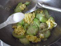食欲满满的丝瓜炒鸭蛋做法图解6)