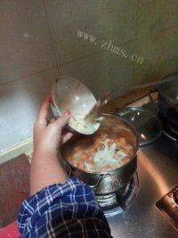 美味的韩式泡菜汤做法图解6)