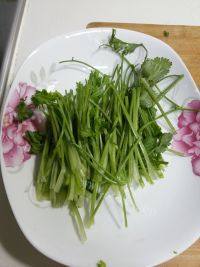 美味的芫爆里脊做法图解3)