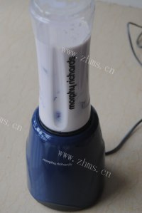 美味营养的紫薯奶酪奶昔做法图解5)