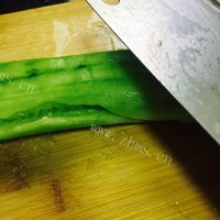 香飘十里的拍黄瓜做法图解3)