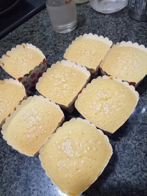 美味营养的海绵纸杯蛋糕