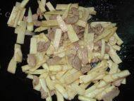 飘香的茭白炒肉片做法图解6)