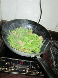 「简单版」四季豆炒肉做法图解12)