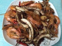 美味鱿鱼须炝大虾做法图解9)