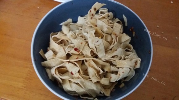 独特的凉拌豆腐皮