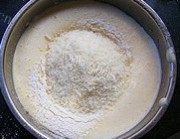 自制椰奶酥饼做法图解3)