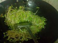 家常菜清炒豆芽做法图解7)