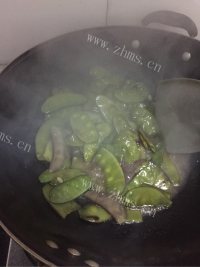 清炒豌豆做法图解4)