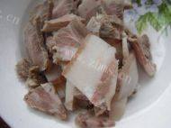 家常菜五花肉炖茄子做法图解2)