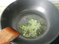 家常菜春笋炒腊肉做法图解6)