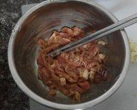 家常菜酸豆角炒肉做法图解3)